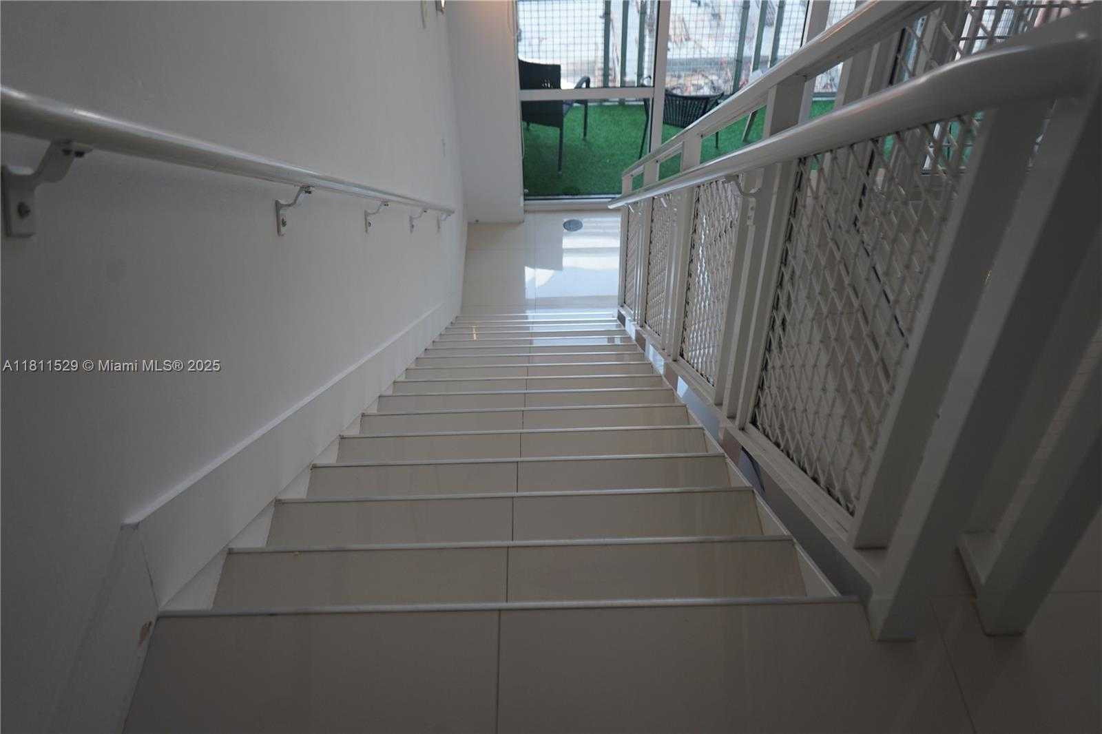 Small Image of 244 BISCAYNE BLVD #644, Miami Number 38