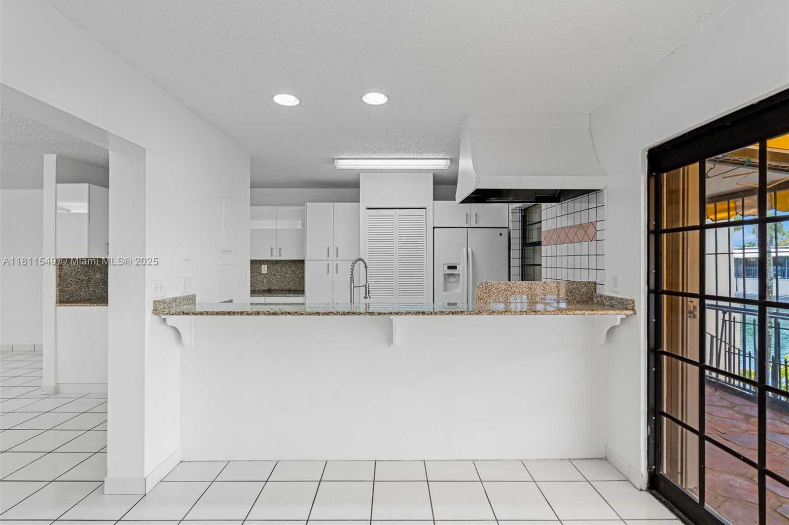 Small Image of 7003 CROWN GATE CT, Miami Lakes Number 15