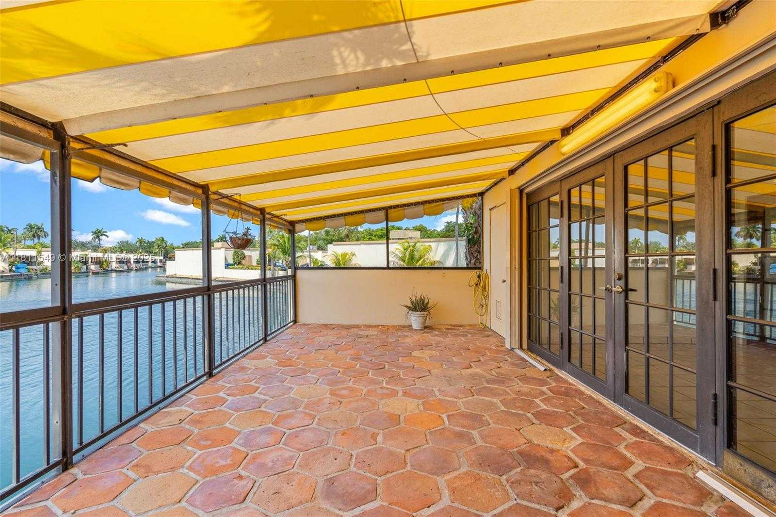 Small Image of 7003 CROWN GATE CT, Miami Lakes Number 22