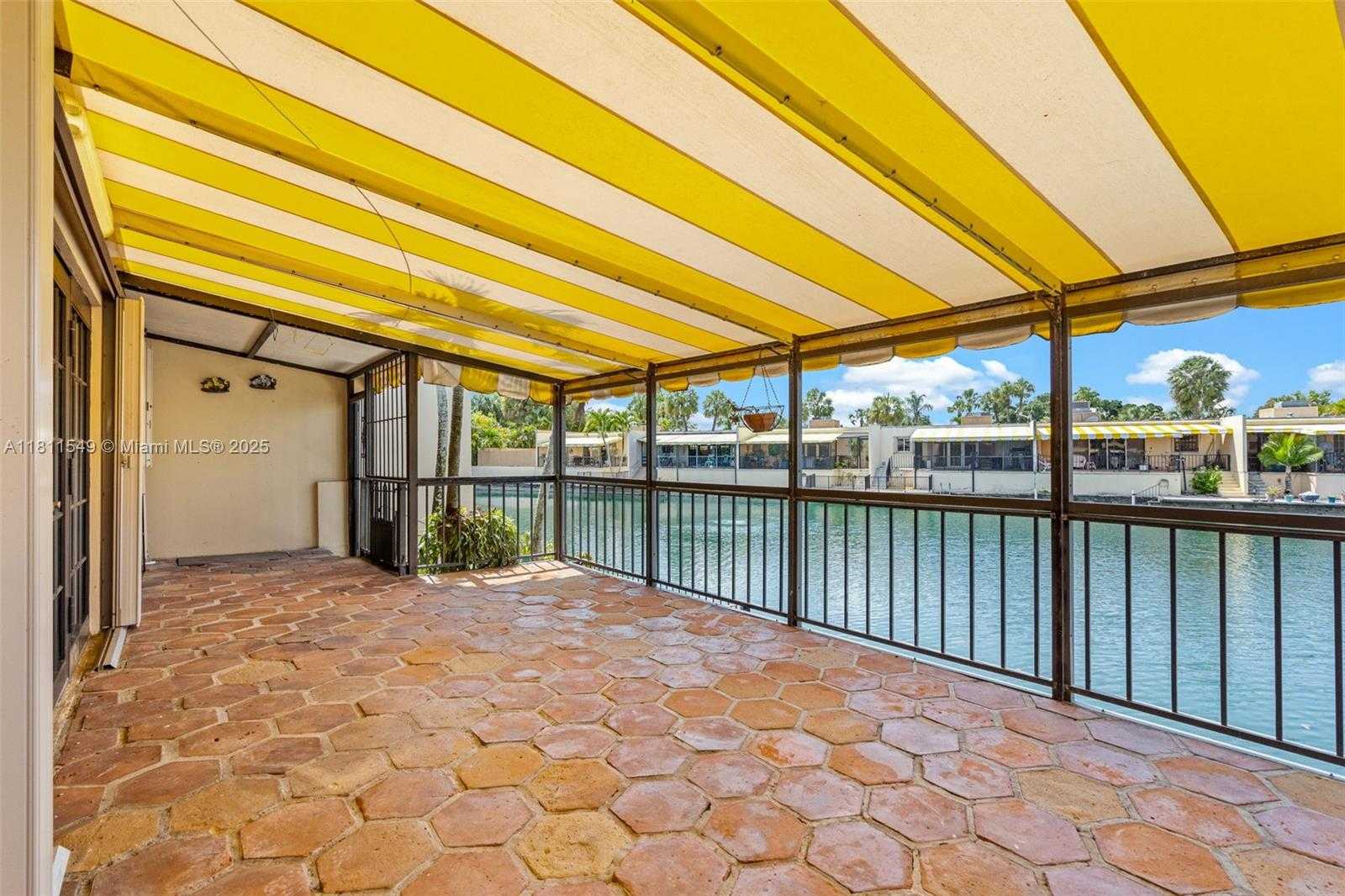 Small Image of 7003 CROWN GATE CT, Miami Lakes Number 24