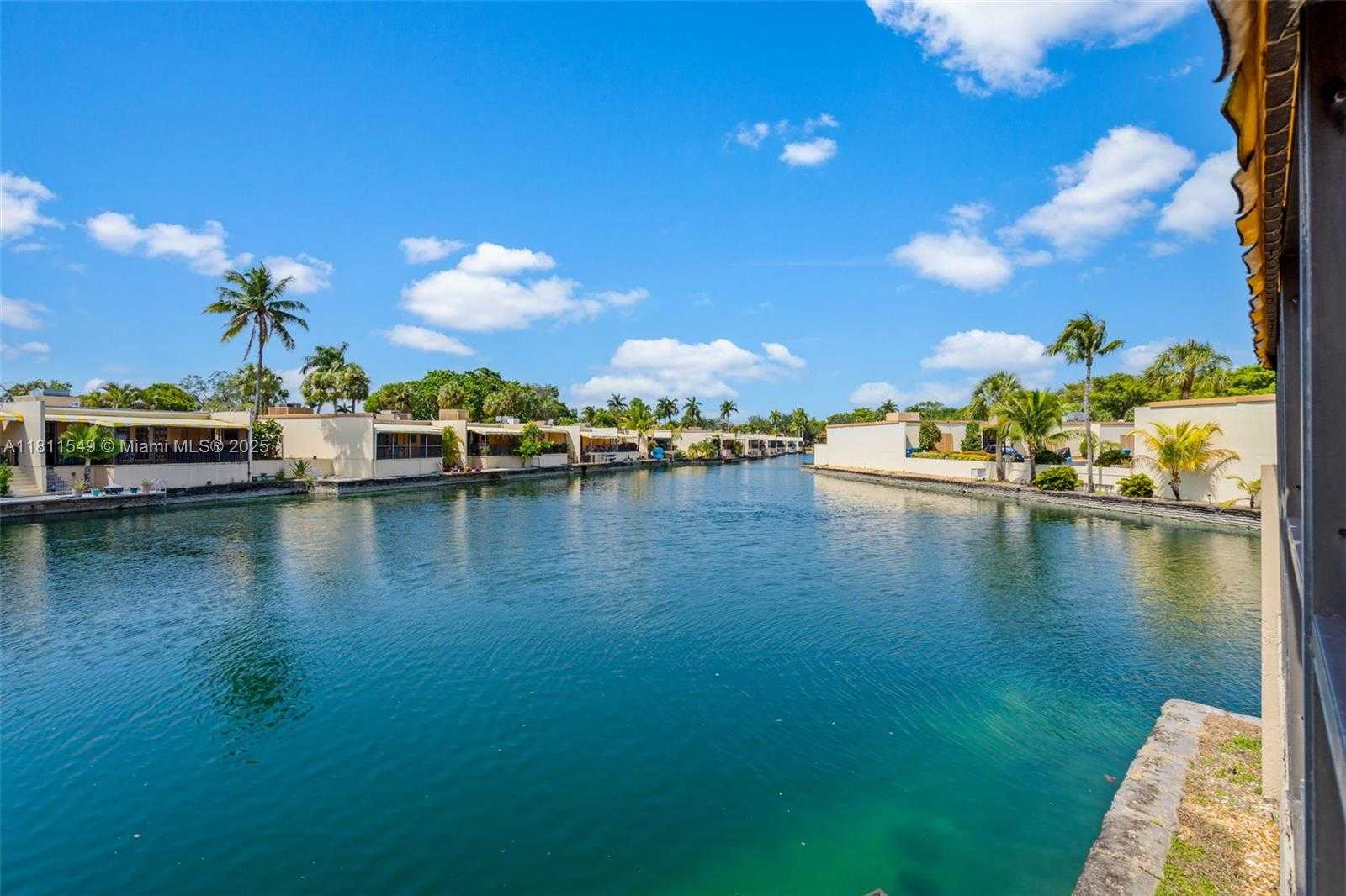 Small Image of 7003 CROWN GATE CT, Miami Lakes Number 33