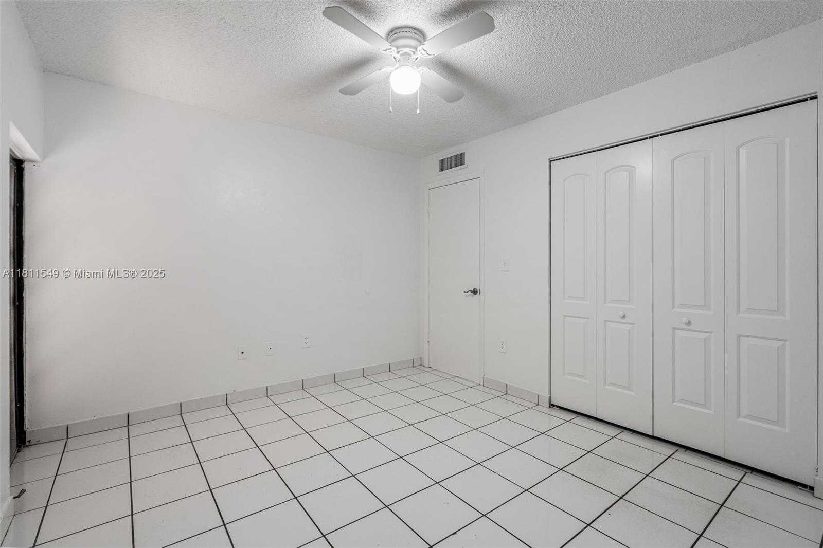 Small Image of 7003 CROWN GATE CT, Miami Lakes Number 43