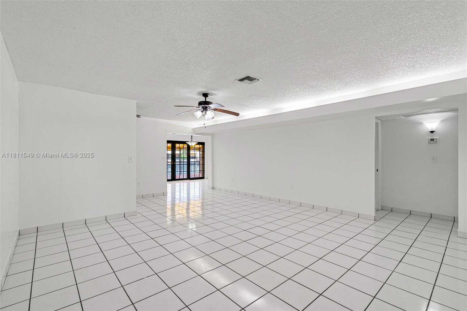 Small Image of 7003 CROWN GATE CT, Miami Lakes Number 7