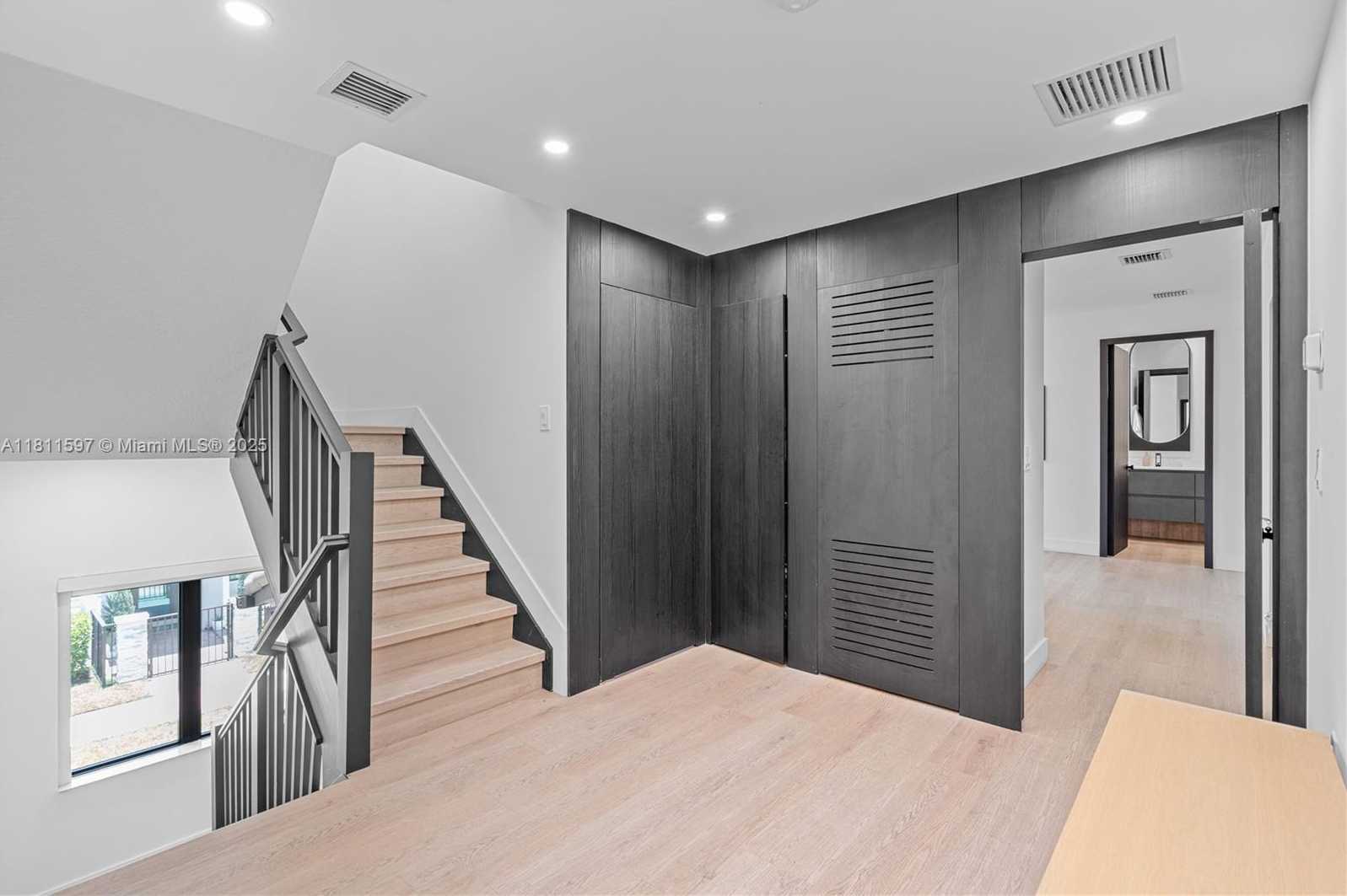 Small Image of 8338 NORTH WEST 45TH ST, Doral Number 13