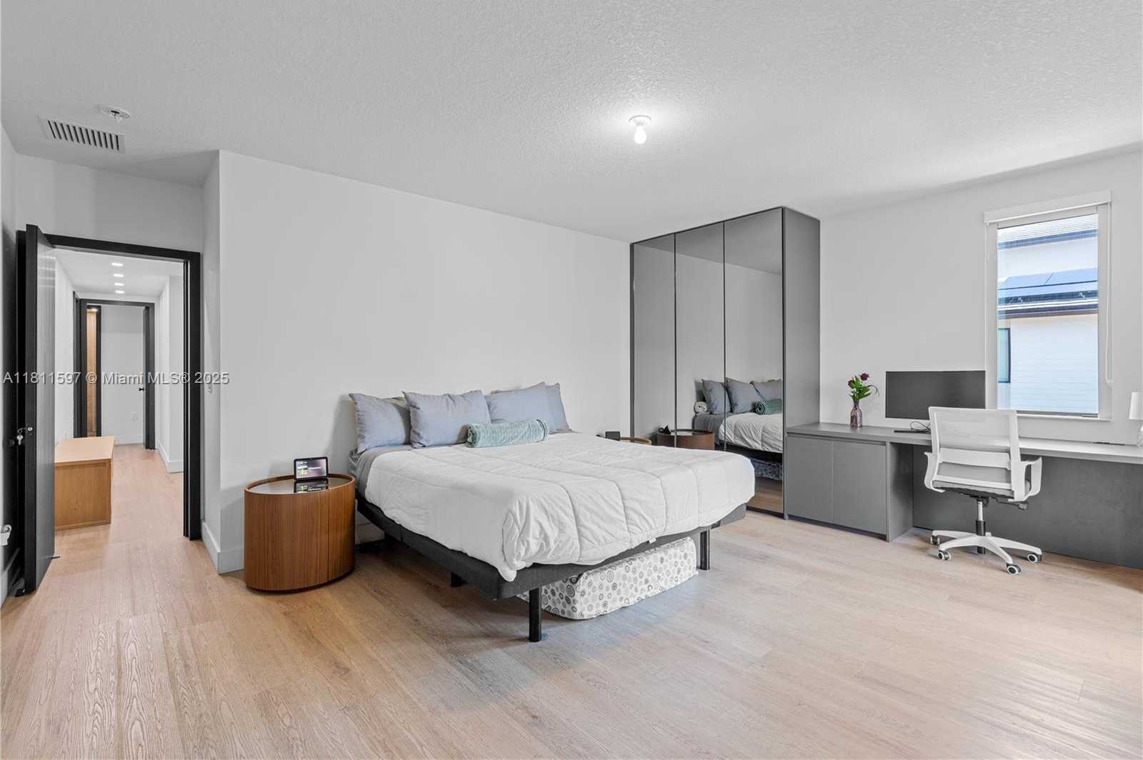 Small Image of 8338 NORTH WEST 45TH ST, Doral Number 15