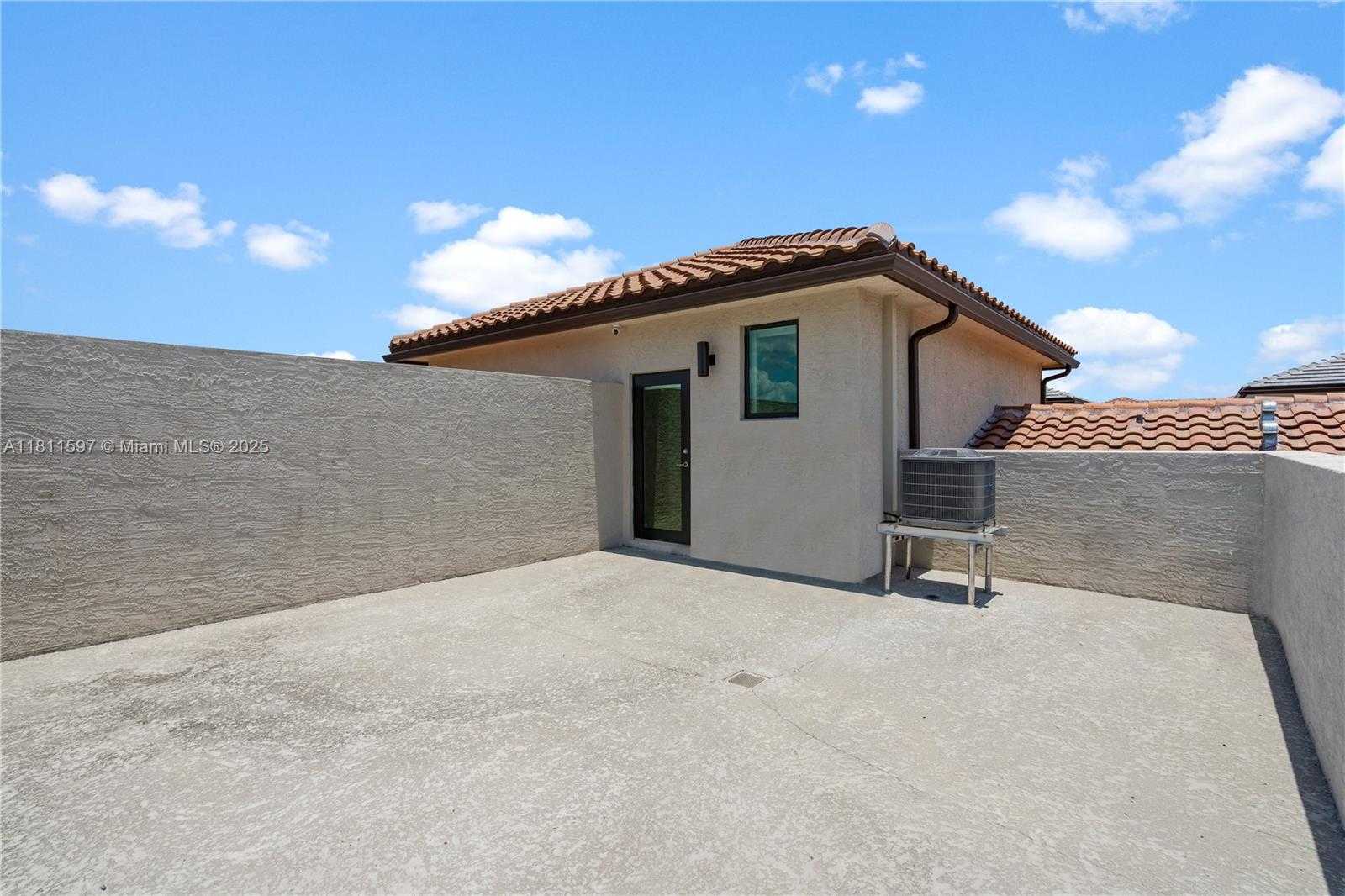 Small Image of 8338 NORTH WEST 45TH ST, Doral Number 27