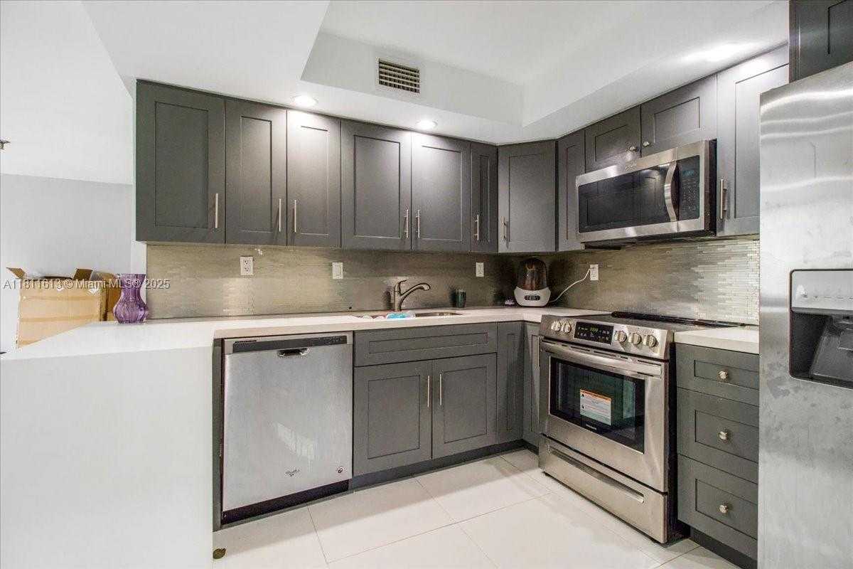 Small Image of 661 NORTH EAST 195TH ST #105, Miami Number 20
