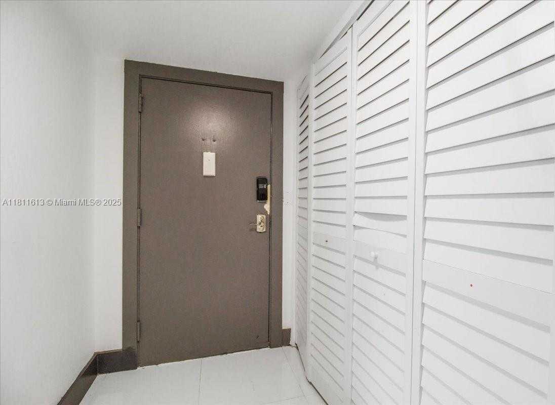 Small Image of 661 NORTH EAST 195TH ST #105, Miami Number 23