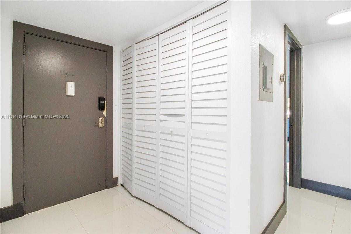 Small Image of 661 NORTH EAST 195TH ST #105, Miami Number 24