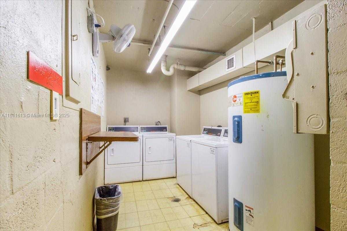 Small Image of 661 NORTH EAST 195TH ST #105, Miami Number 43