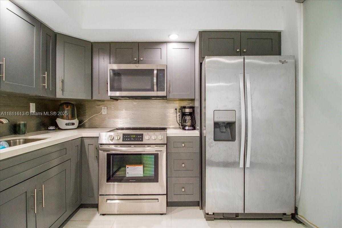 Small Image of 661 NORTH EAST 195TH ST #105, Miami Number 6