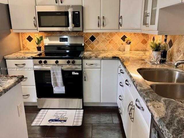 Small Image of 3910 INVERRARY BLVD #304-B, Lauderhill Number 3