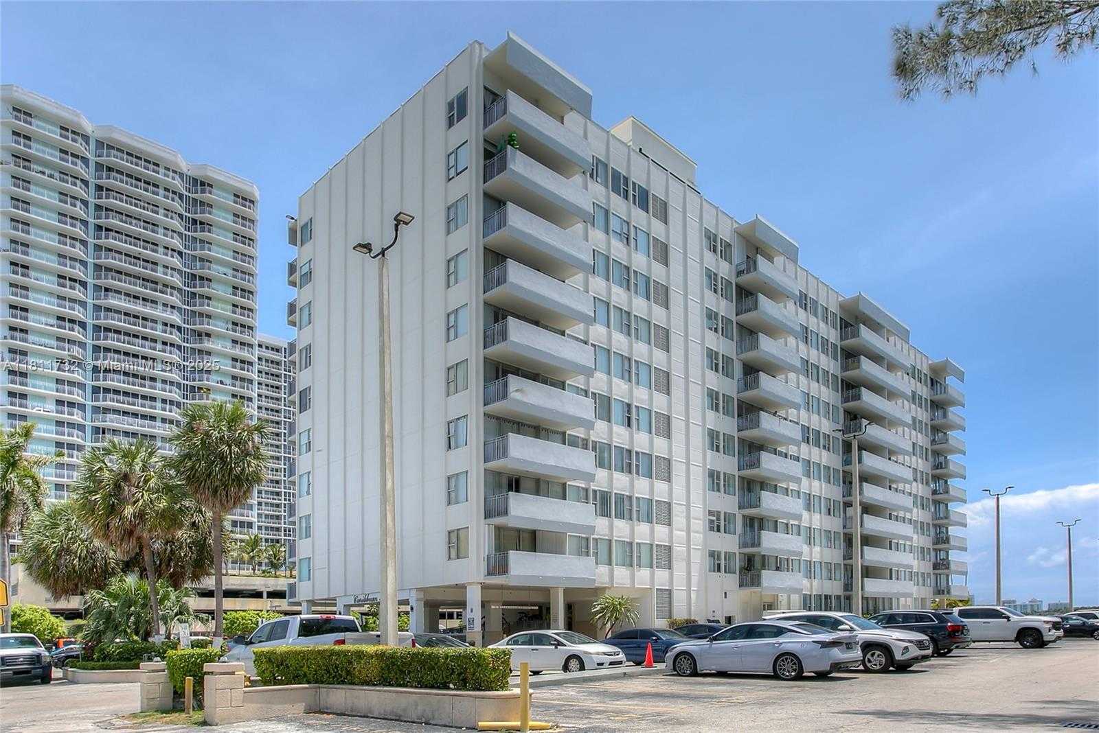 Small Image of 7545 EAST TREASURE DR #7H, North Bay Village Number 15