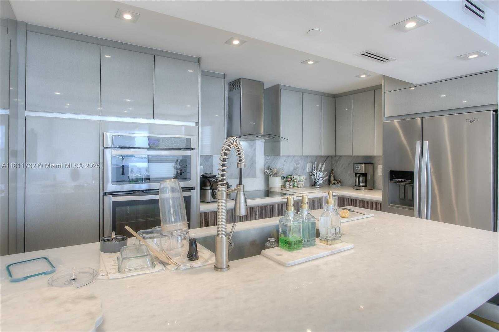 Small Image of 7545 EAST TREASURE DR #7H, North Bay Village Number 4