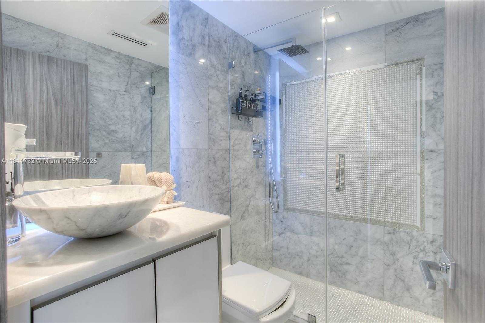 Small Image of 7545 EAST TREASURE DR #7H, North Bay Village Number 9