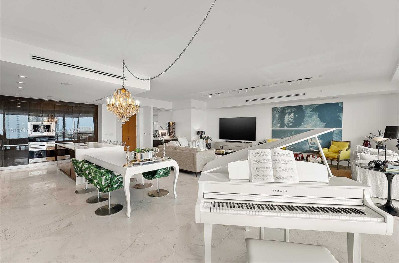 Small Image of 3300 NORTH EAST 188TH ST #909, Aventura Number 4