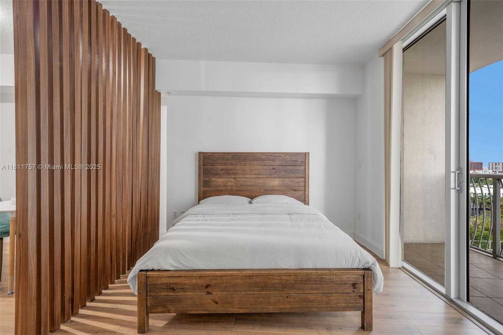 Small Image of 1750 NORTH BAYSHORE DR #1407, Miami Number 10