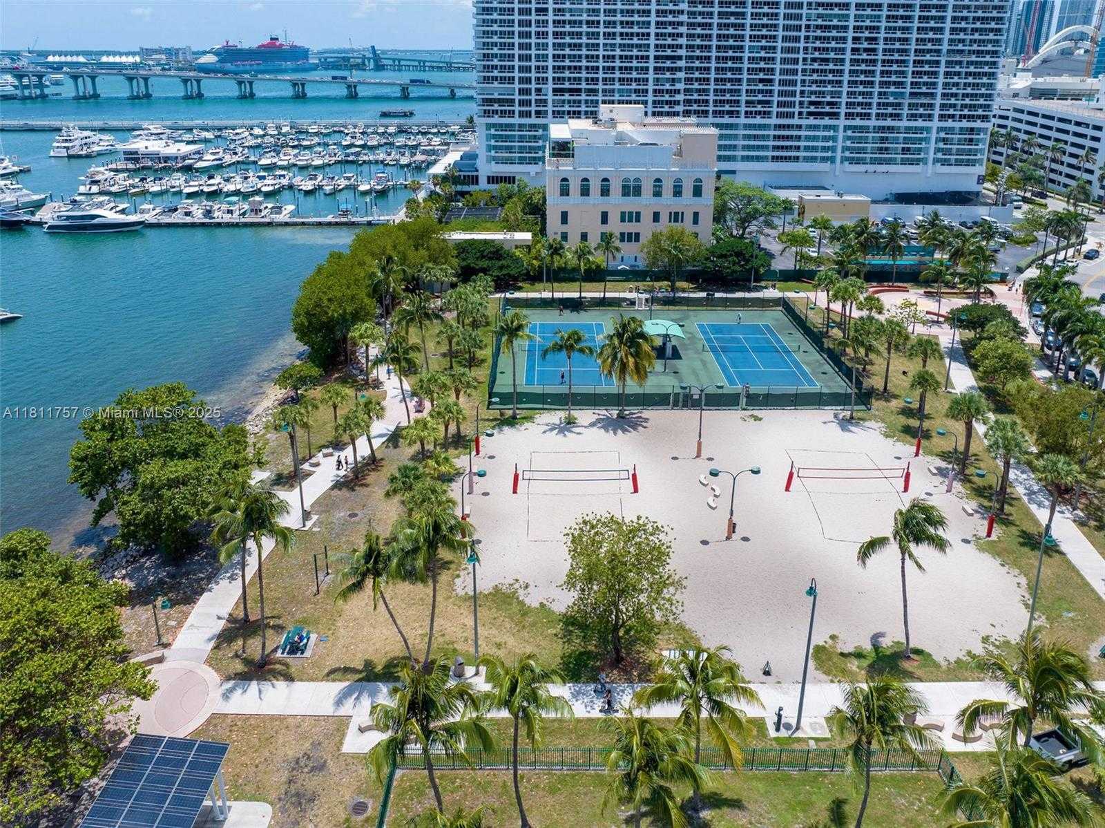 Small Image of 1750 NORTH BAYSHORE DR #1407, Miami Number 21