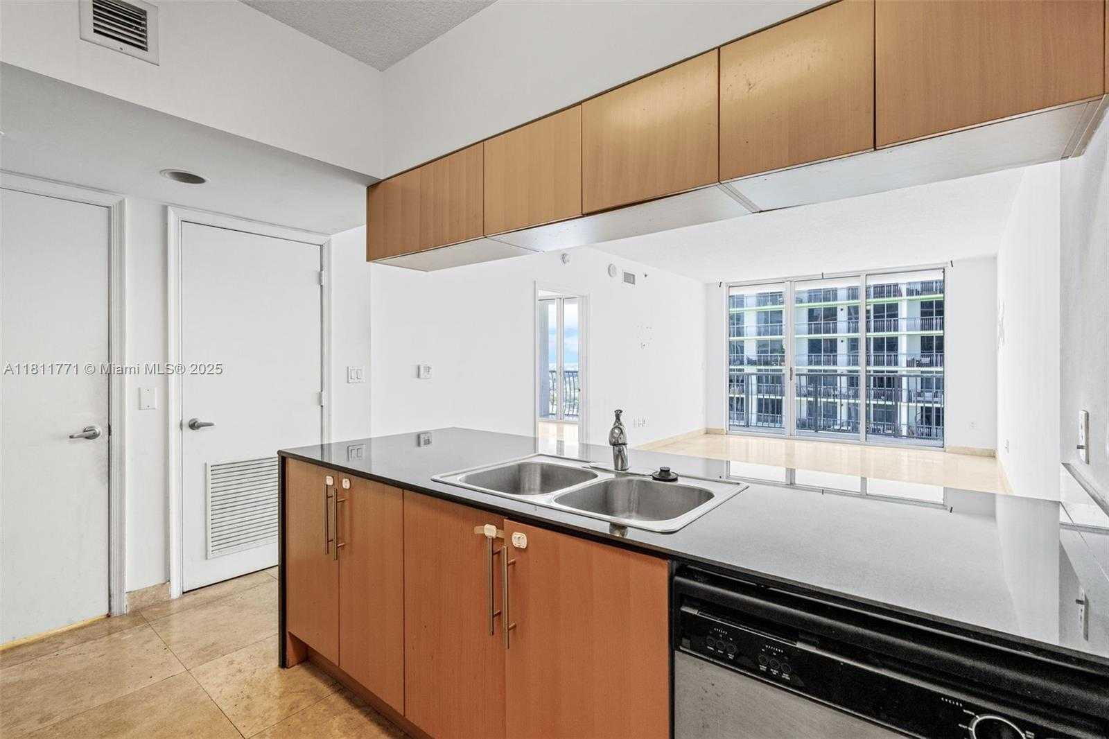 Small Image of 1750 NORTH BAYSHORE DR #2809, Miami Number 13