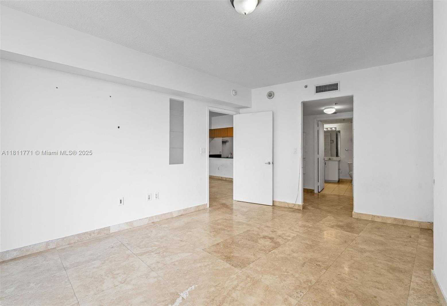 Small Image of 1750 NORTH BAYSHORE DR #2809, Miami Number 17
