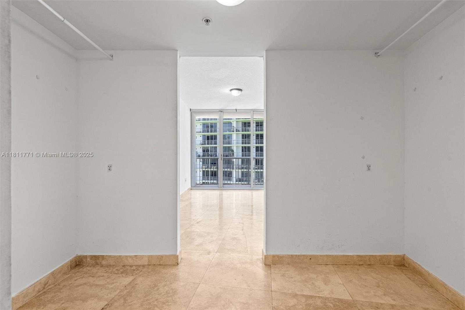 Small Image of 1750 NORTH BAYSHORE DR #2809, Miami Number 19