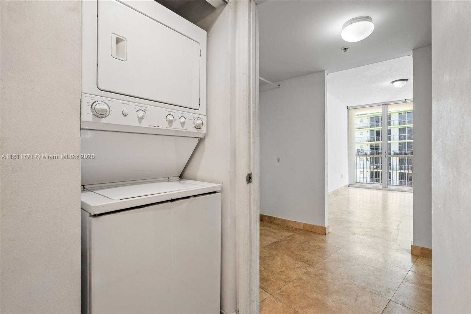 Small Image of 1750 NORTH BAYSHORE DR #2809, Miami Number 22