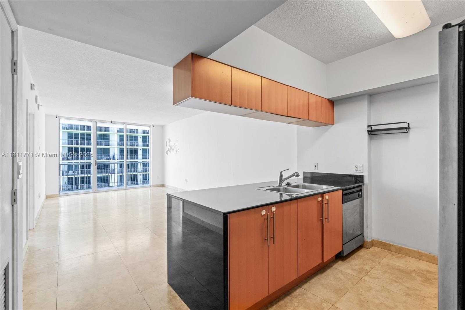 Small Image of 1750 NORTH BAYSHORE DR #2809, Miami Number 4
