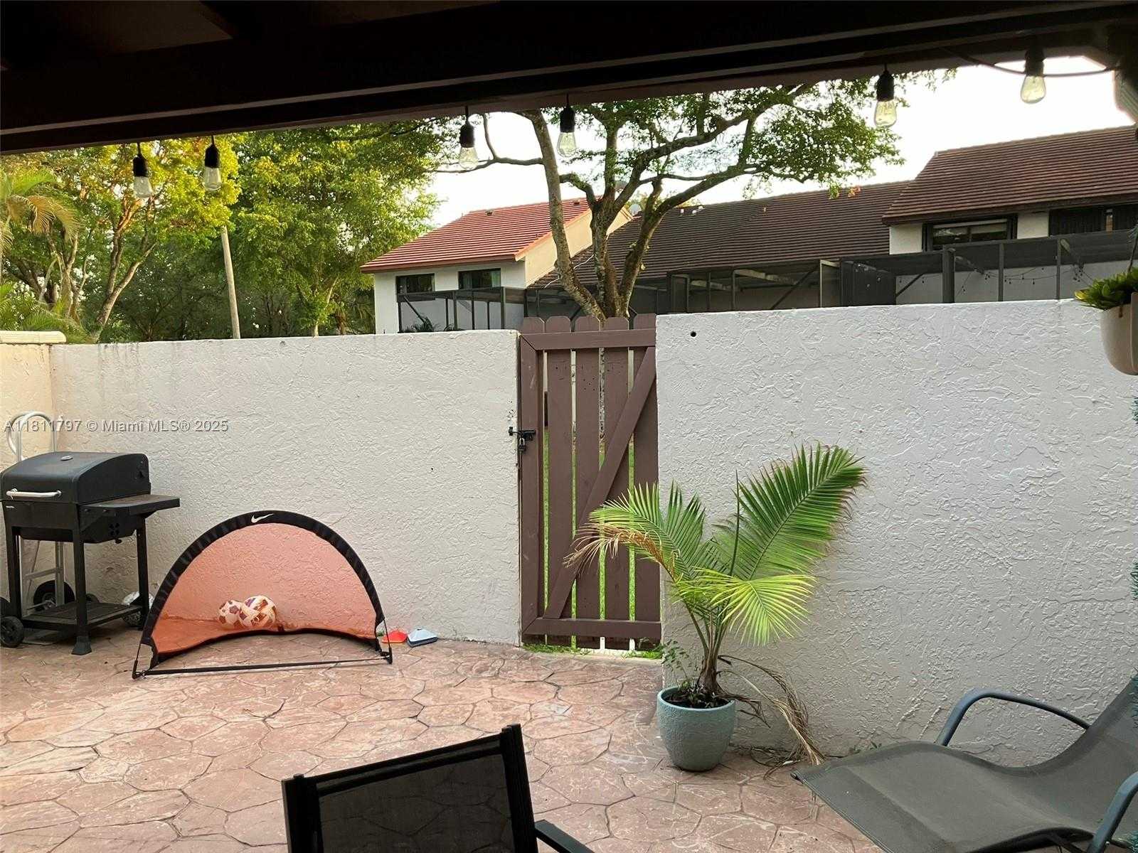 Small Image of 9059 SOUTH WEST 133RD CT #E, Miami Number 11