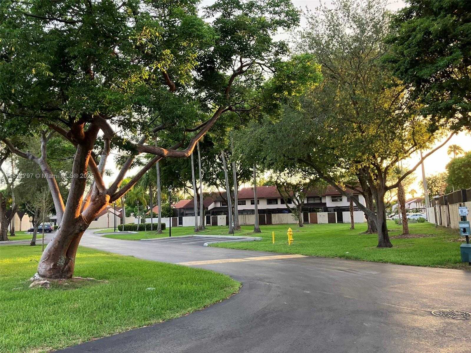 Small Image of 9059 SOUTH WEST 133RD CT #E, Miami Number 14
