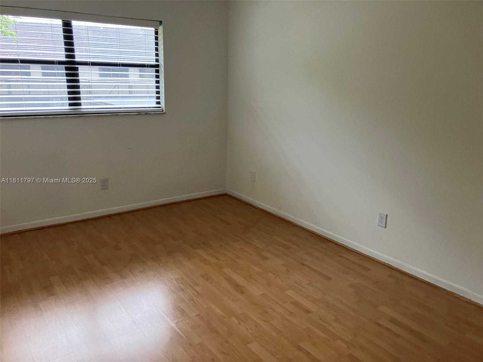 Small Image of 9059 SOUTH WEST 133RD CT #E, Miami Number 6