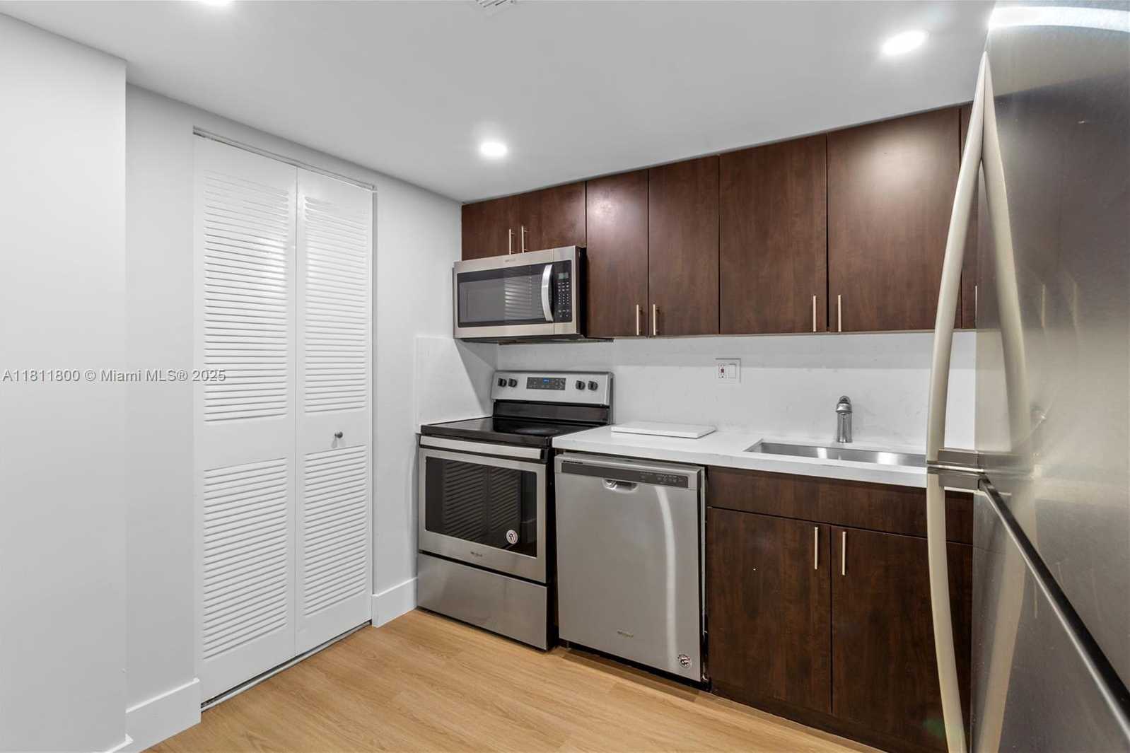 Small Image of 7900 SOUTH COLONY CIRCLE #206, Tamarac Number 3