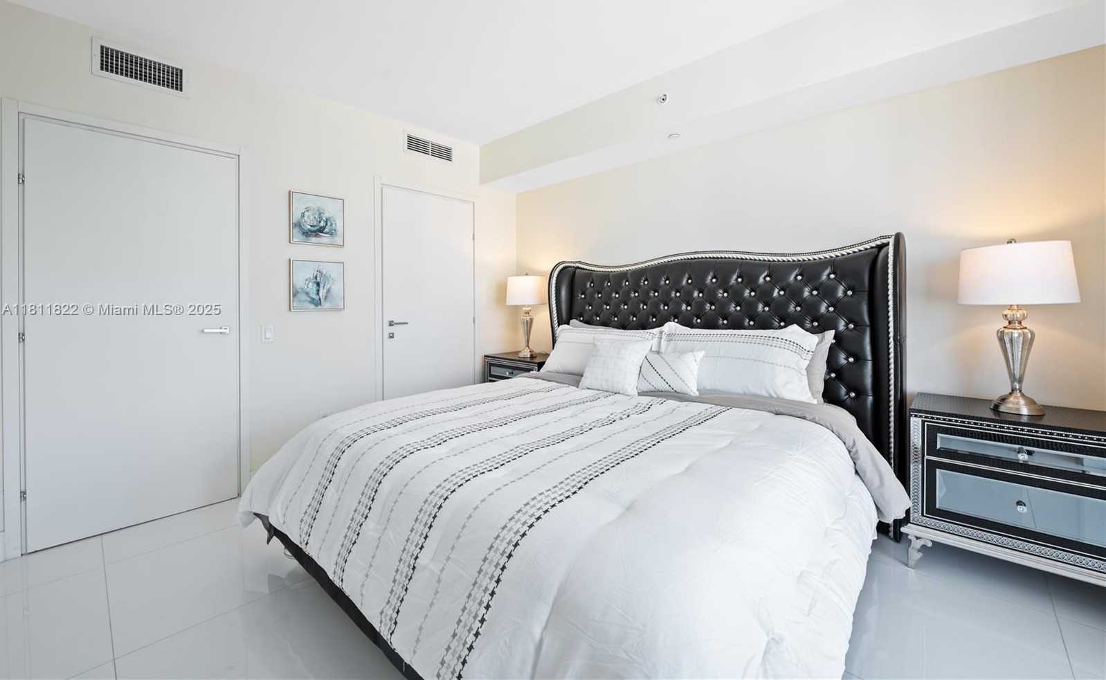 Small Image of 1300 BRICKELL BAY DR #3607, Miami Number 14