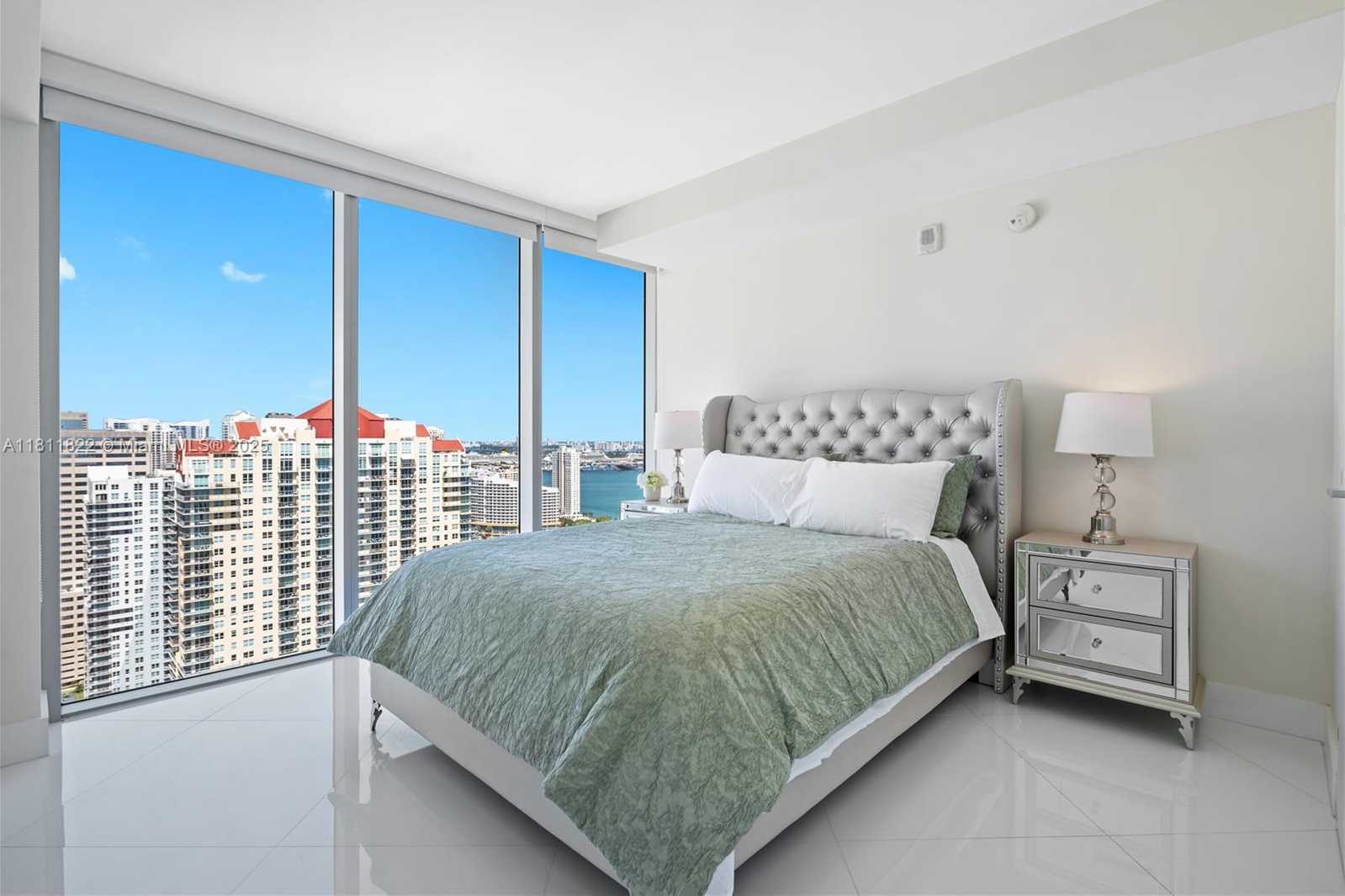 Small Image of 1300 BRICKELL BAY DR #3607, Miami Number 19