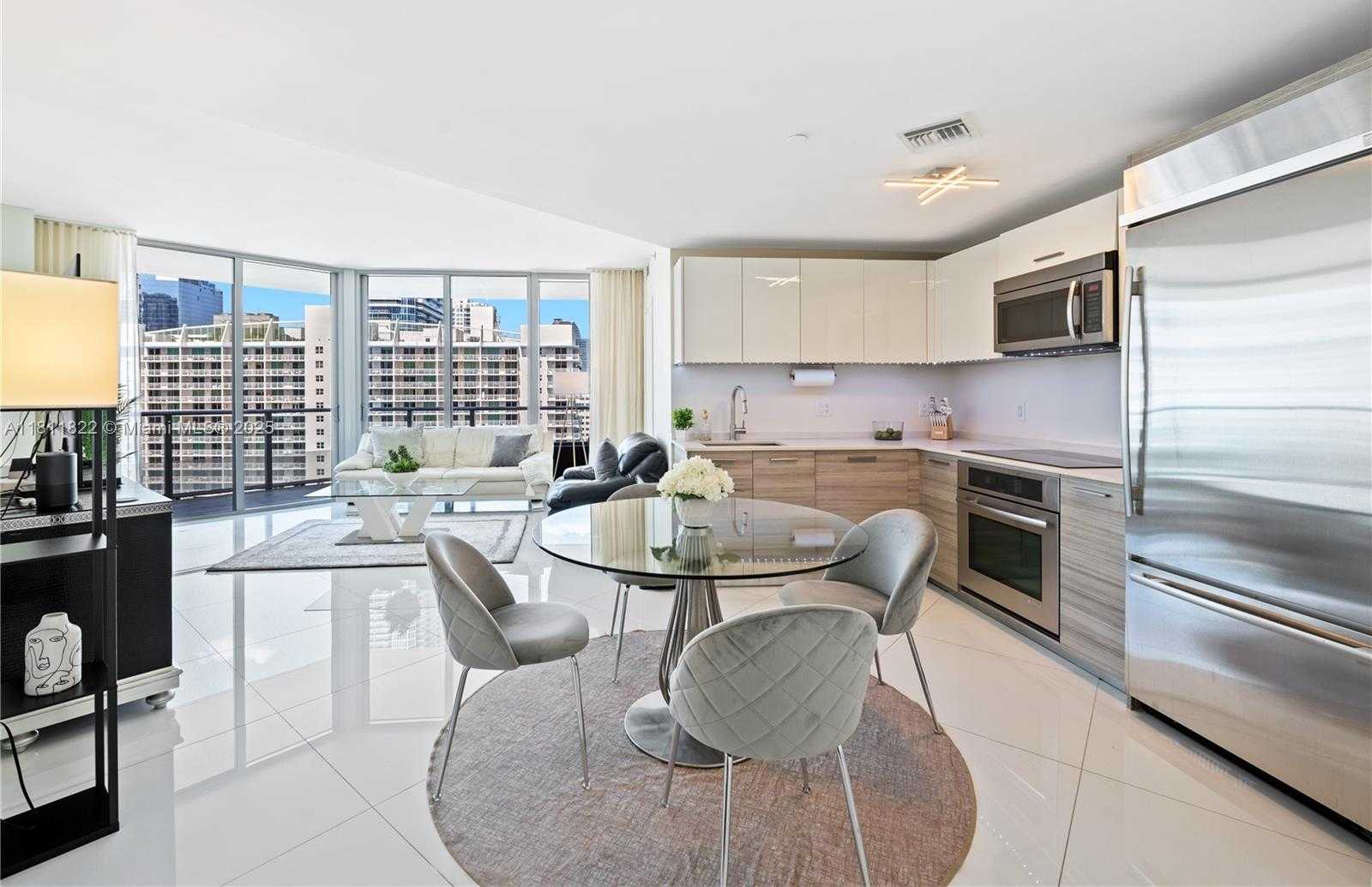 Small Image of 1300 BRICKELL BAY DR #3607, Miami Number 21