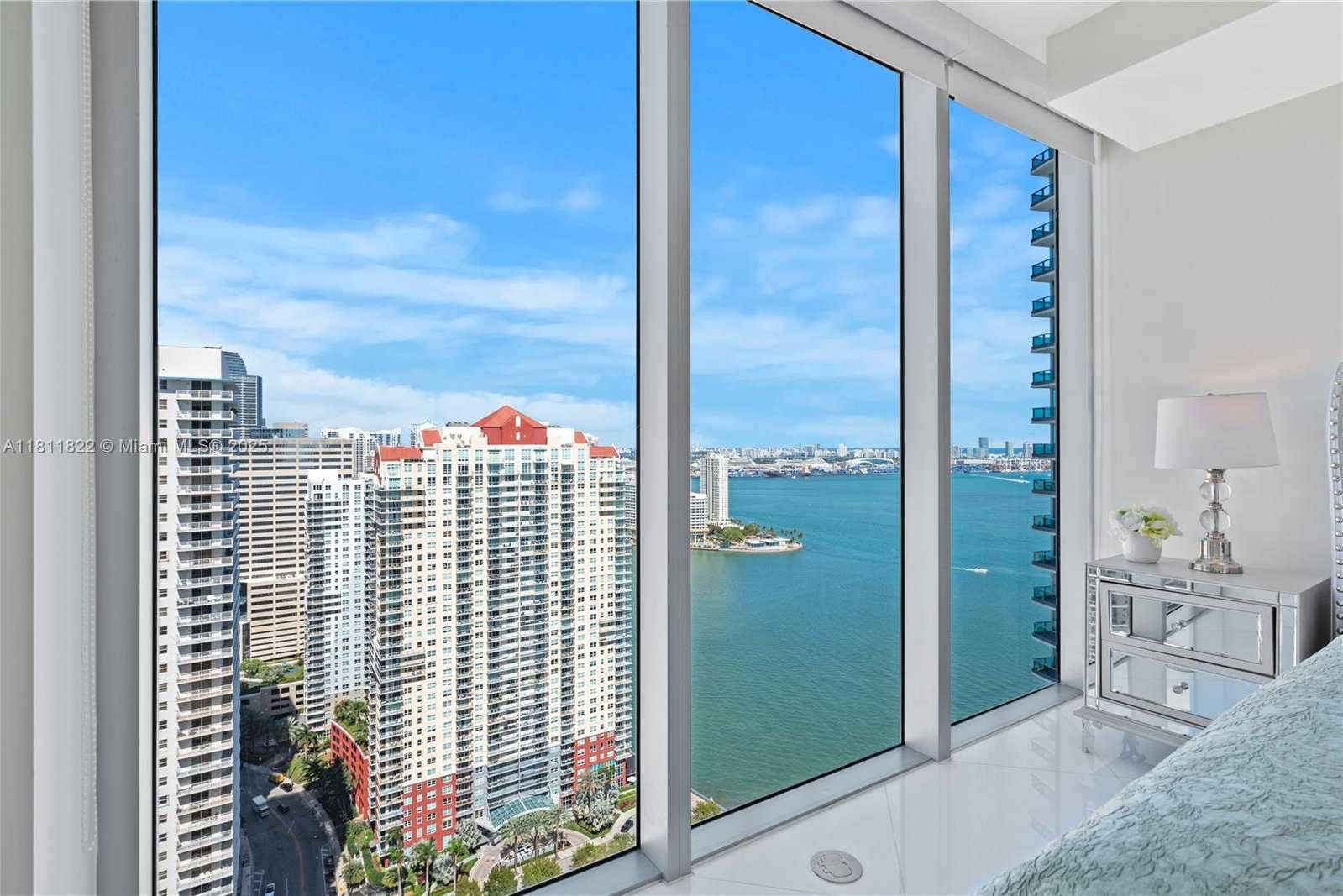 Small Image of 1300 BRICKELL BAY DR #3607, Miami Number 23
