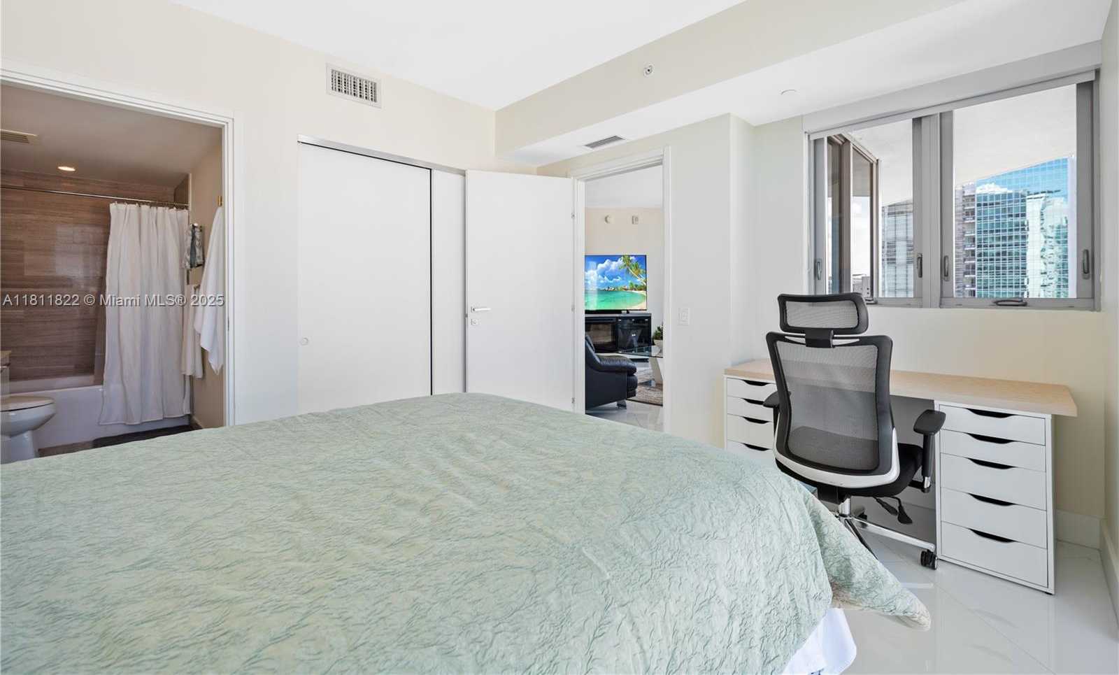 Small Image of 1300 BRICKELL BAY DR #3607, Miami Number 24