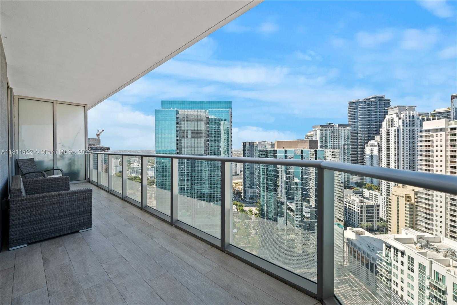 Small Image of 1300 BRICKELL BAY DR #3607, Miami Number 4