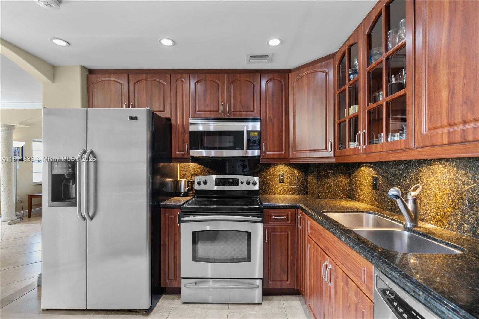 Small Image of 1950 SOUTH OCEAN DR #7F, Hallandale Beach Number 11