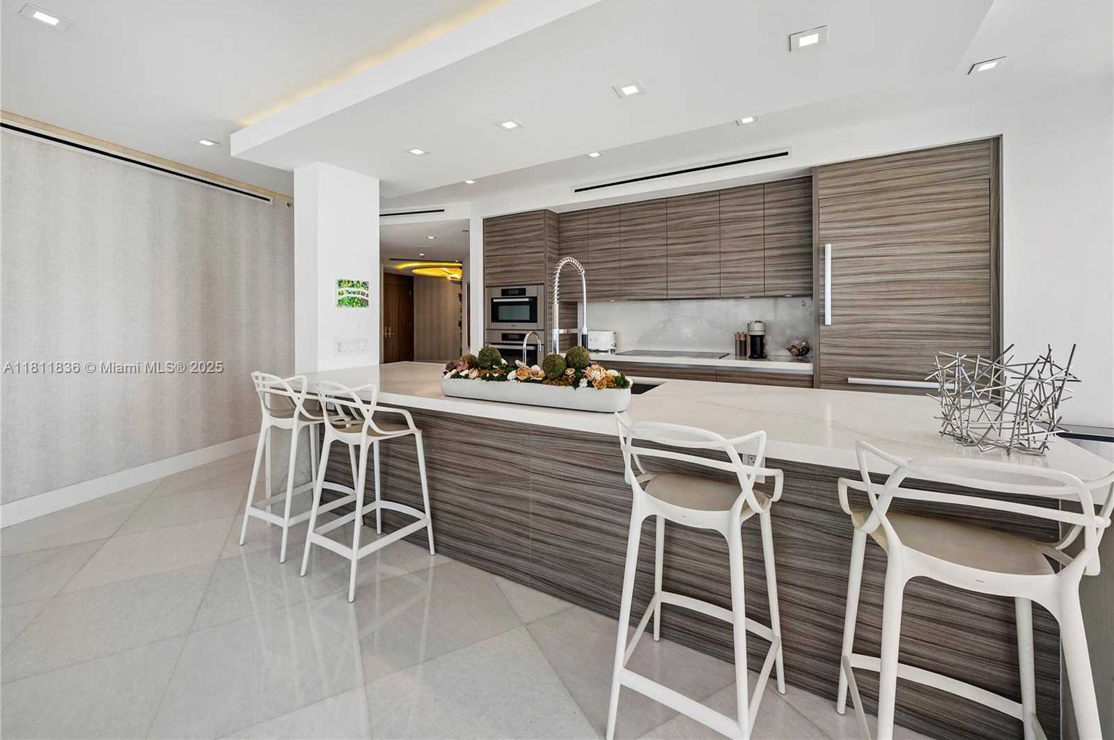 Small Image of 450 ALTON RD #1007, Miami Beach Number 11