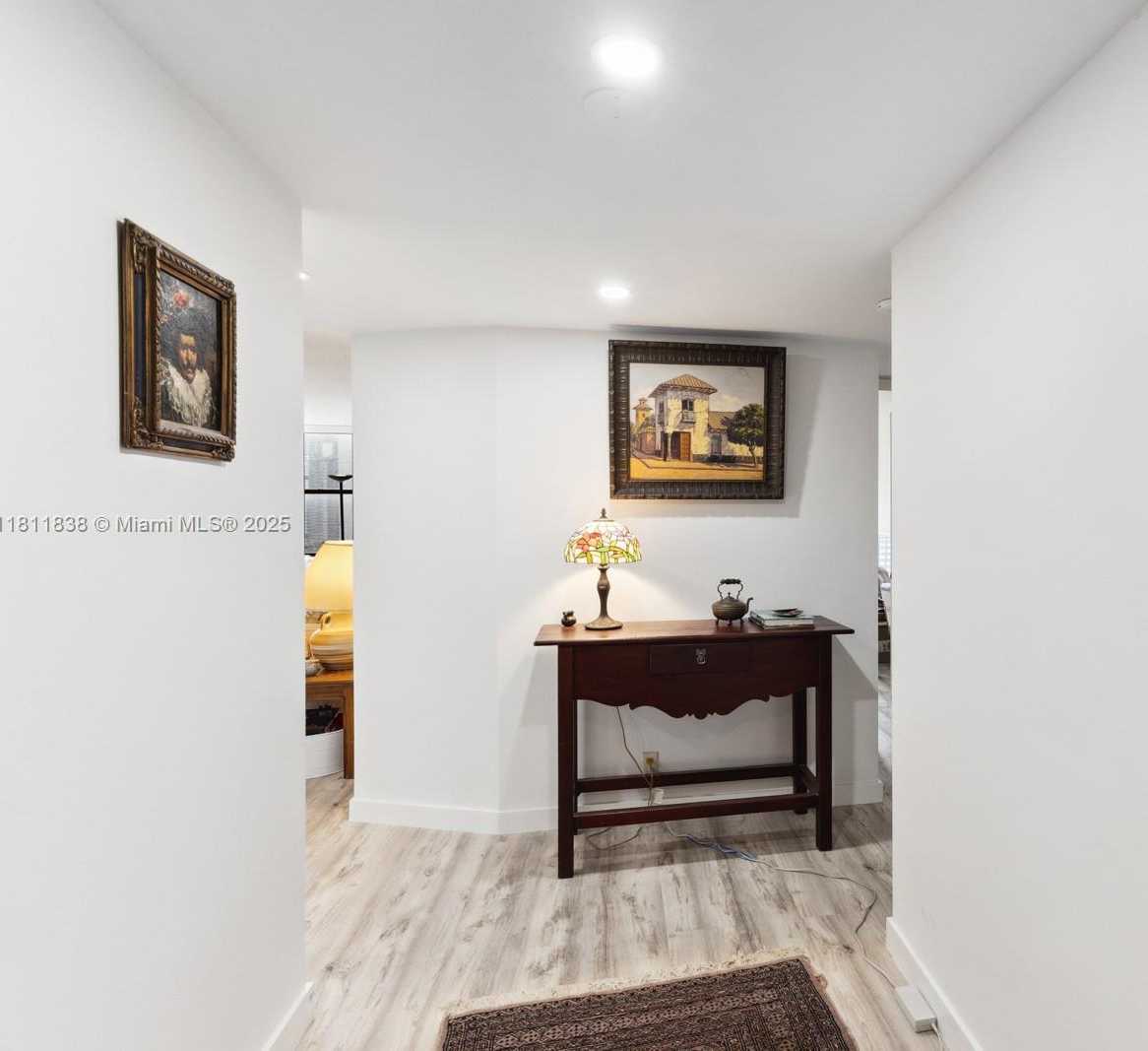 Small Image of 1901 BRICKELL AVE #B2413, Miami Number 14