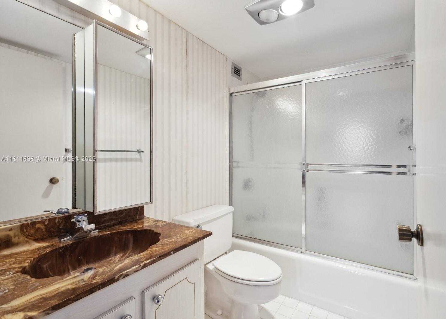 Small Image of 1901 BRICKELL AVE #B2413, Miami Number 18
