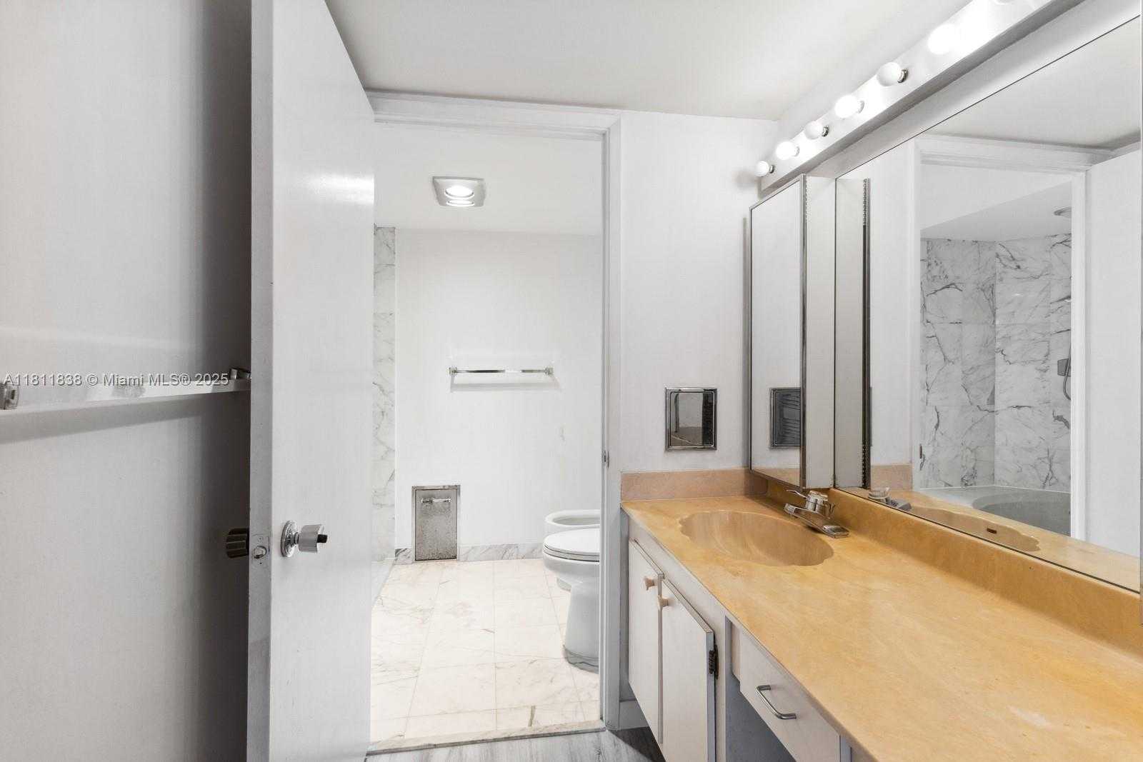 Small Image of 1901 BRICKELL AVE #B2413, Miami Number 19
