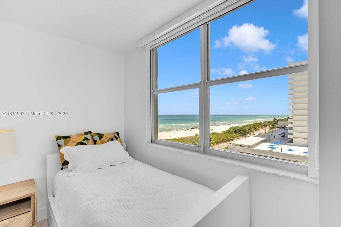 Small Image of 5701 COLLINS AVE #712, Miami Beach Number 13