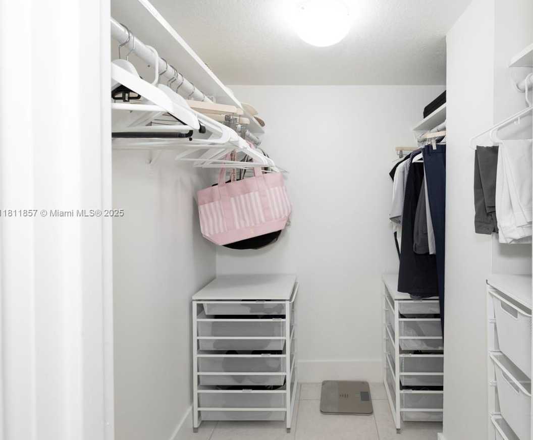 Small Image of 5701 COLLINS AVE #712, Miami Beach Number 14