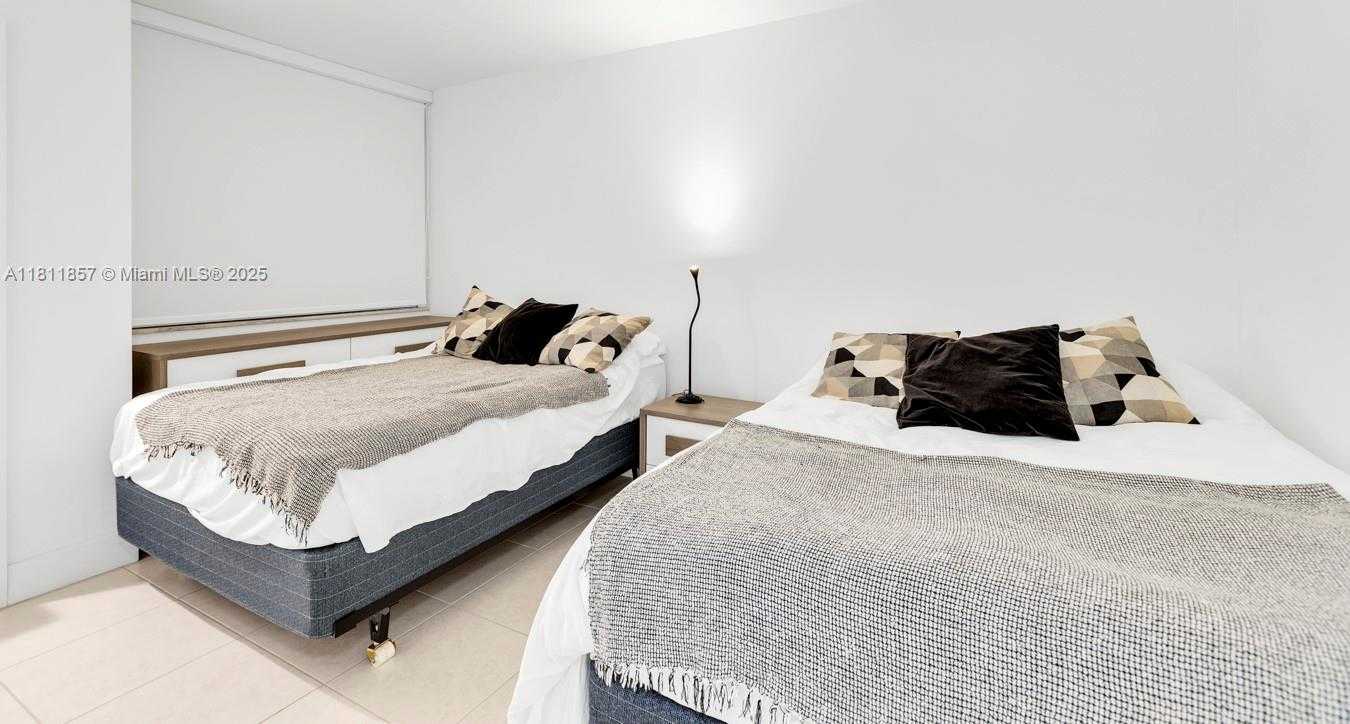 Small Image of 5701 COLLINS AVE #712, Miami Beach Number 16