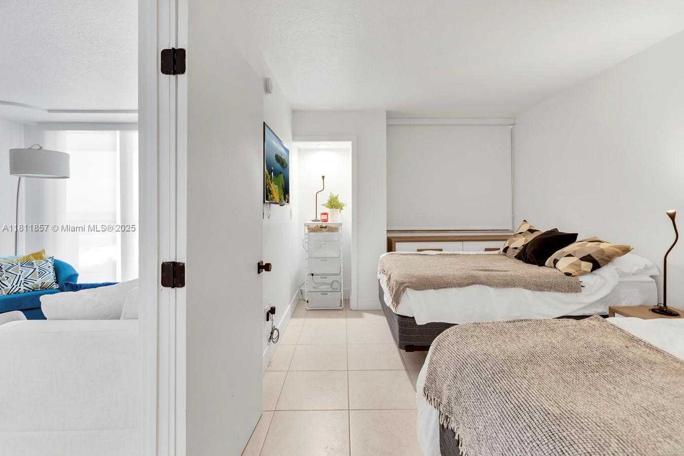 Small Image of 5701 COLLINS AVE #712, Miami Beach Number 17