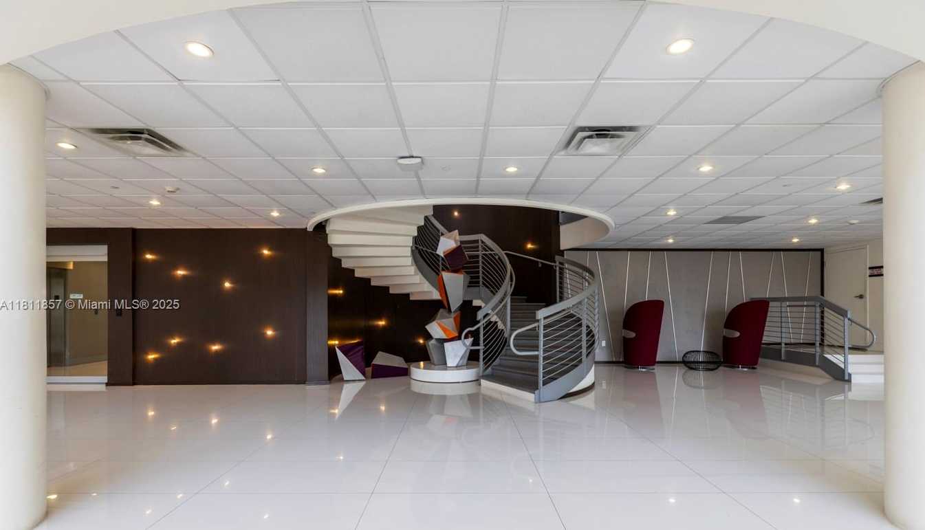 Small Image of 5701 COLLINS AVE #712, Miami Beach Number 22