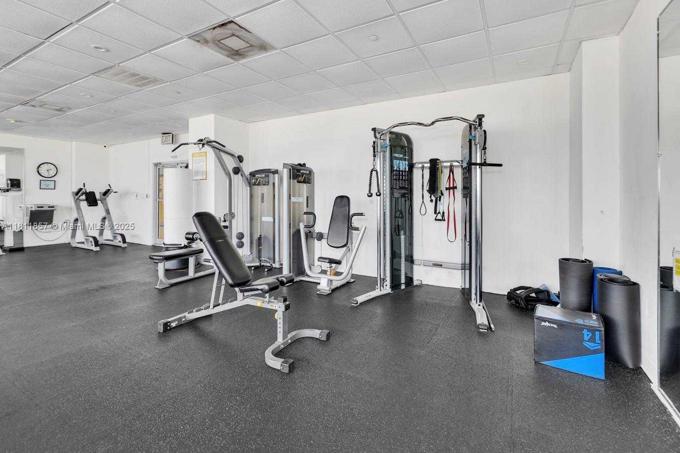 Small Image of 5701 COLLINS AVE #712, Miami Beach Number 26