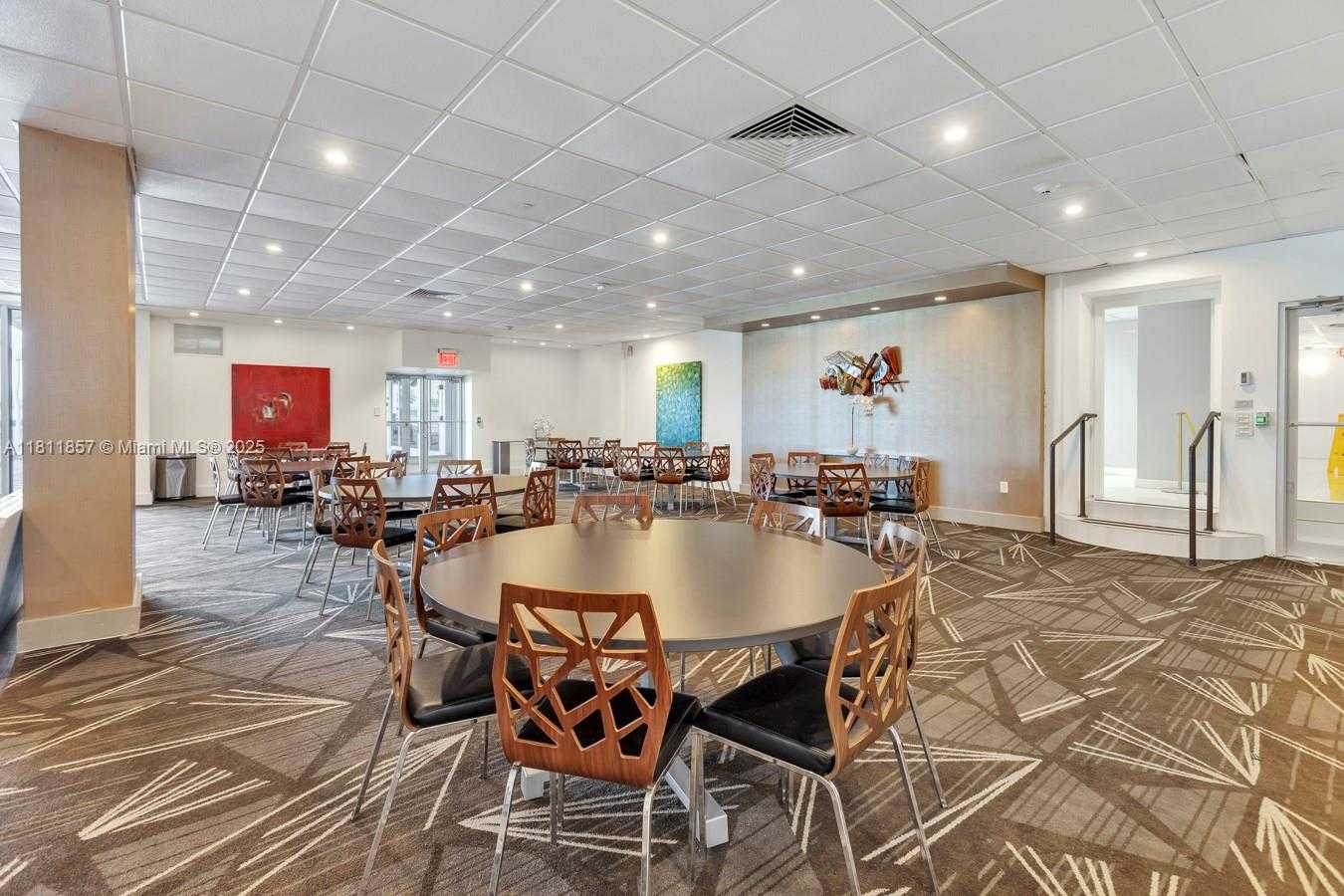 Small Image of 5701 COLLINS AVE #712, Miami Beach Number 27