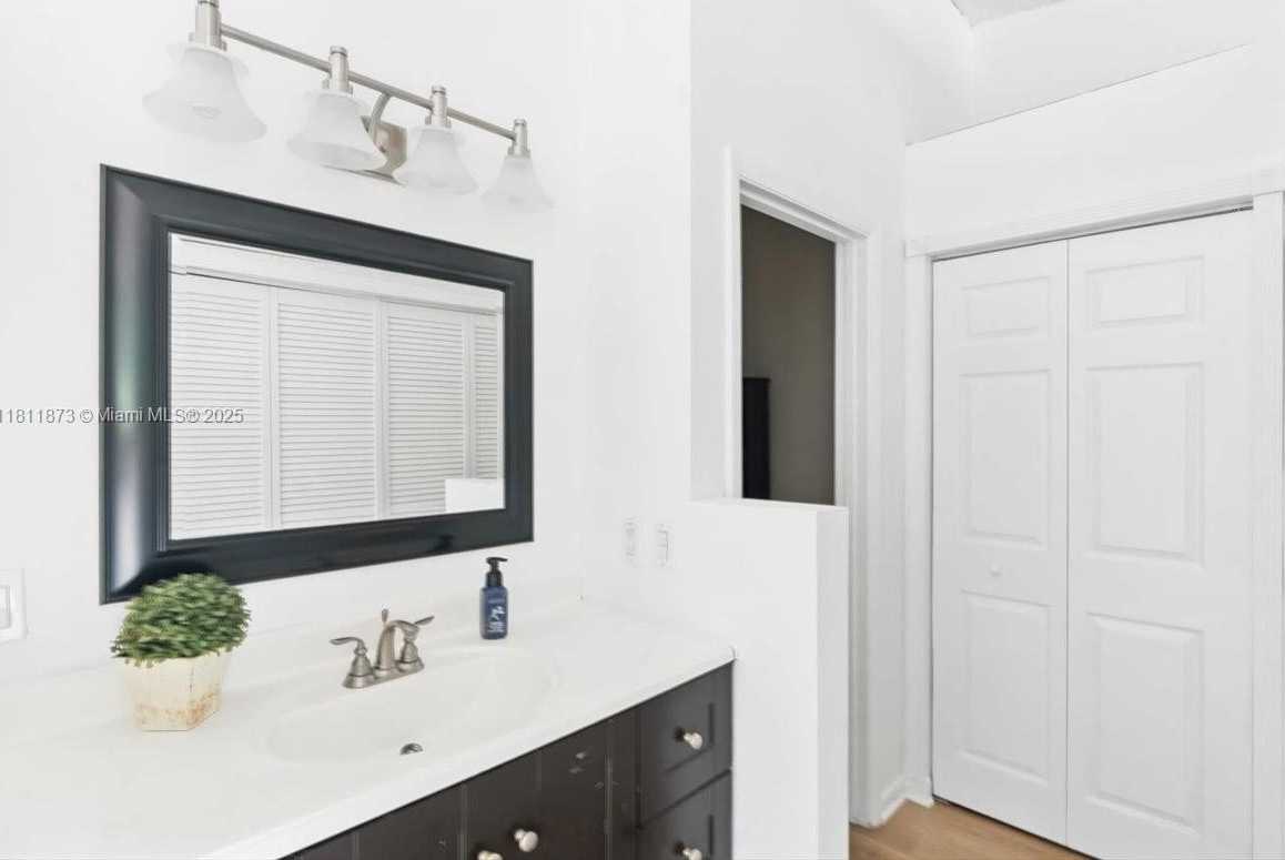 Small Image of 4225 NORTH WEST 76TH AVE, Davie Number 21